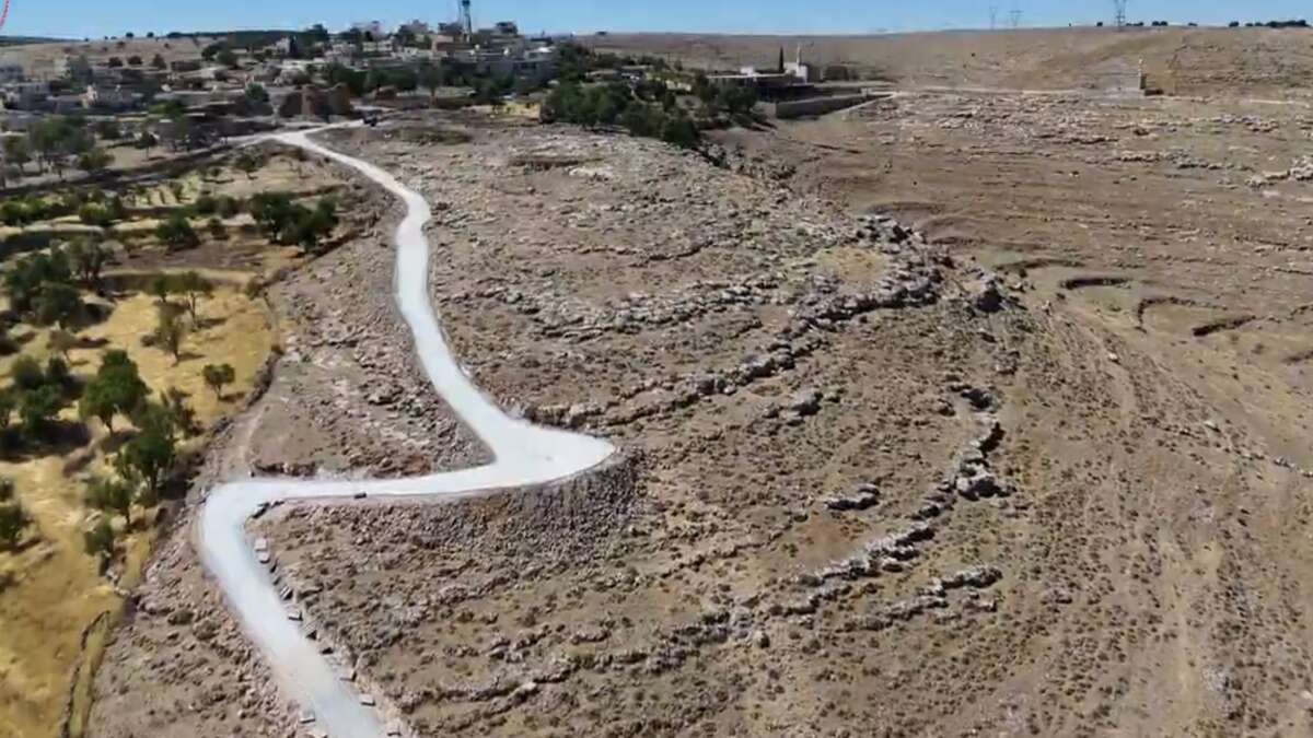 sirnakta-tarihe-acilan-yol-yenilendi-manastir-yolu-hizmete-sunuldu