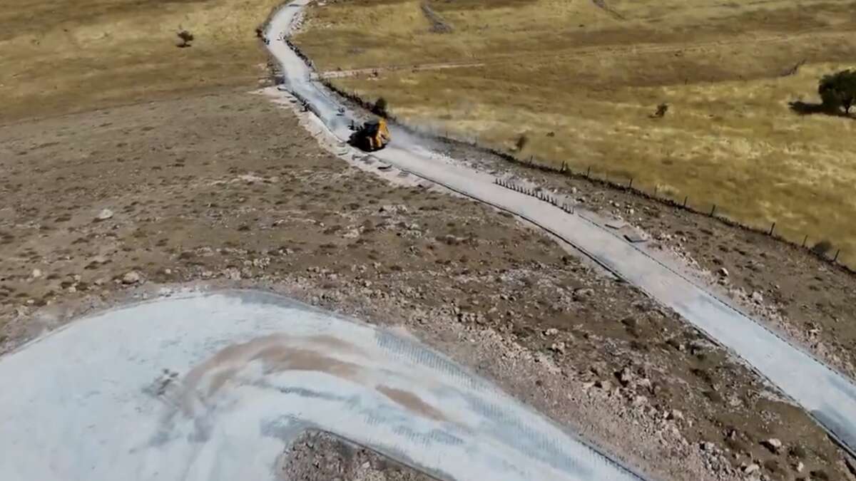 sirnakta-tarihe-acilan-yol-yenilendi-manastir-yolu-hizmete-sunuldu