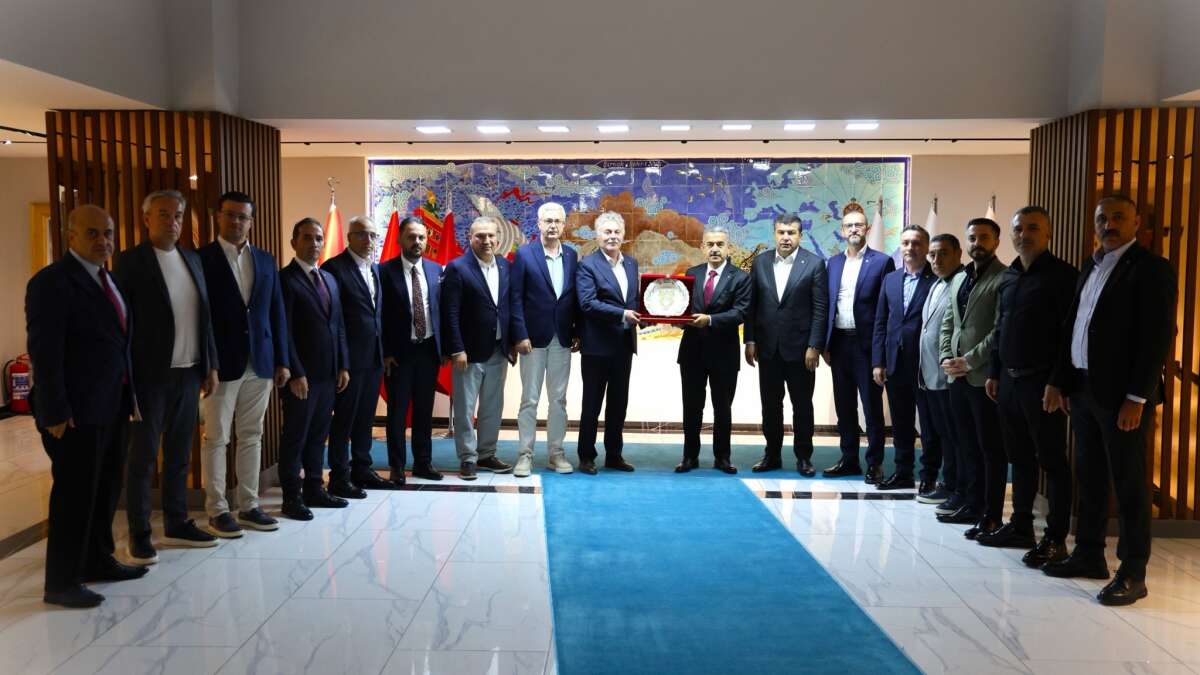 vali-birol-ekici-baskanliginda-gerceklestirilen-toplantida-silopi-sera-organize-tarim-bolgesi-projesinin-hayata-gecirilmesine-yonelik-calismalar-ve-izlenecek-yol-haritasi-degerlendirildi