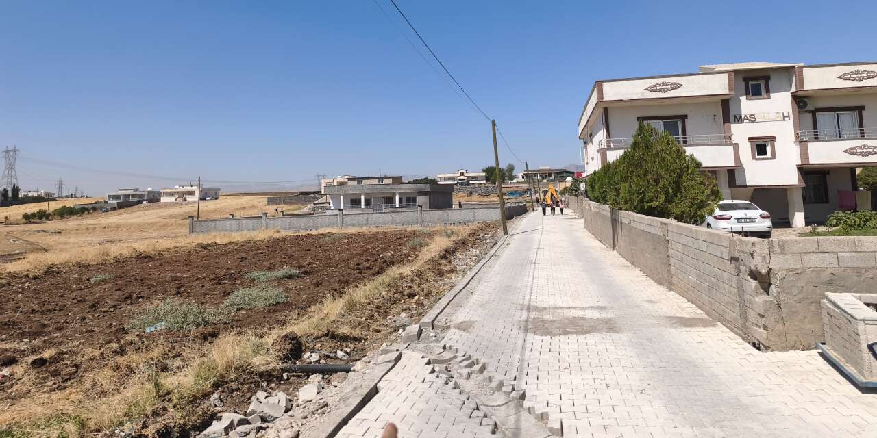 silopinin-yenikoy-cukurca-mezrasinda-surdurulen-parke-tasi-calismalari-devam-ediyor