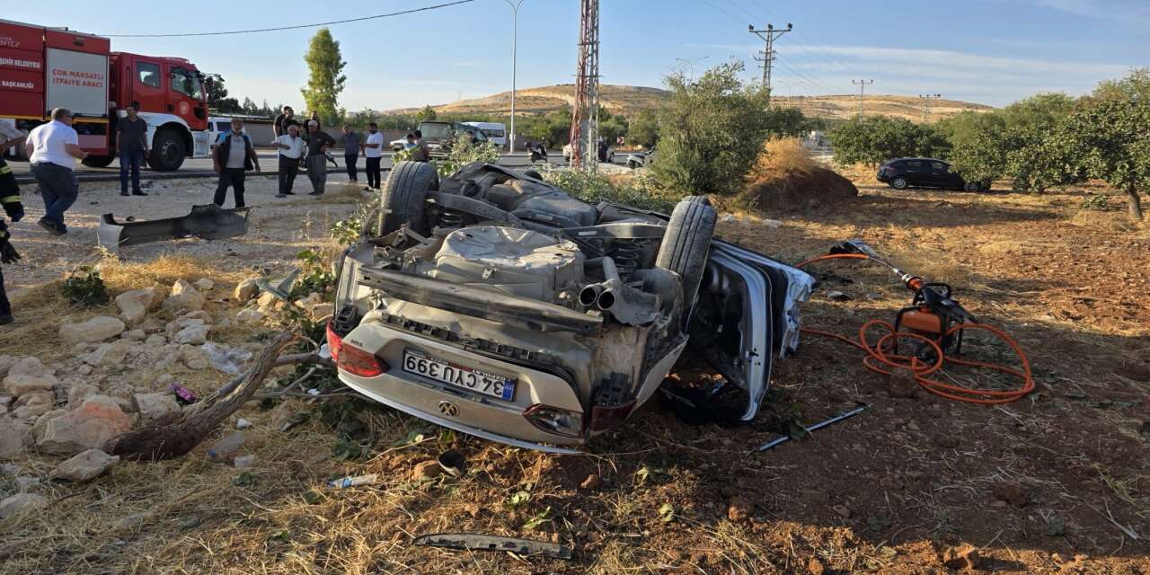 gaziantepin-nizip-ilcesinde-motosikletle-carpisip-fistik-tarlasina-devrilen-otomobildeki-1-kisi-yasamini-yitirdi-6-kisi-yaralandi