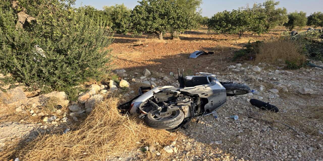 gaziantepin-nizip-ilcesinde-motosikletle-carpisip-fistik-tarlasina-devrilen-otomobildeki-1-kisi-yasamini-yitirdi-6-kisi-yaralandi