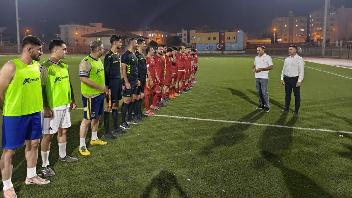 silopide-cumhuriyetin-103-yili-etkinlikleri-kapsaminda-duzenlenen-29-ekim-cumhuriyet-kupasi-futbol-turnuvasi-basladi