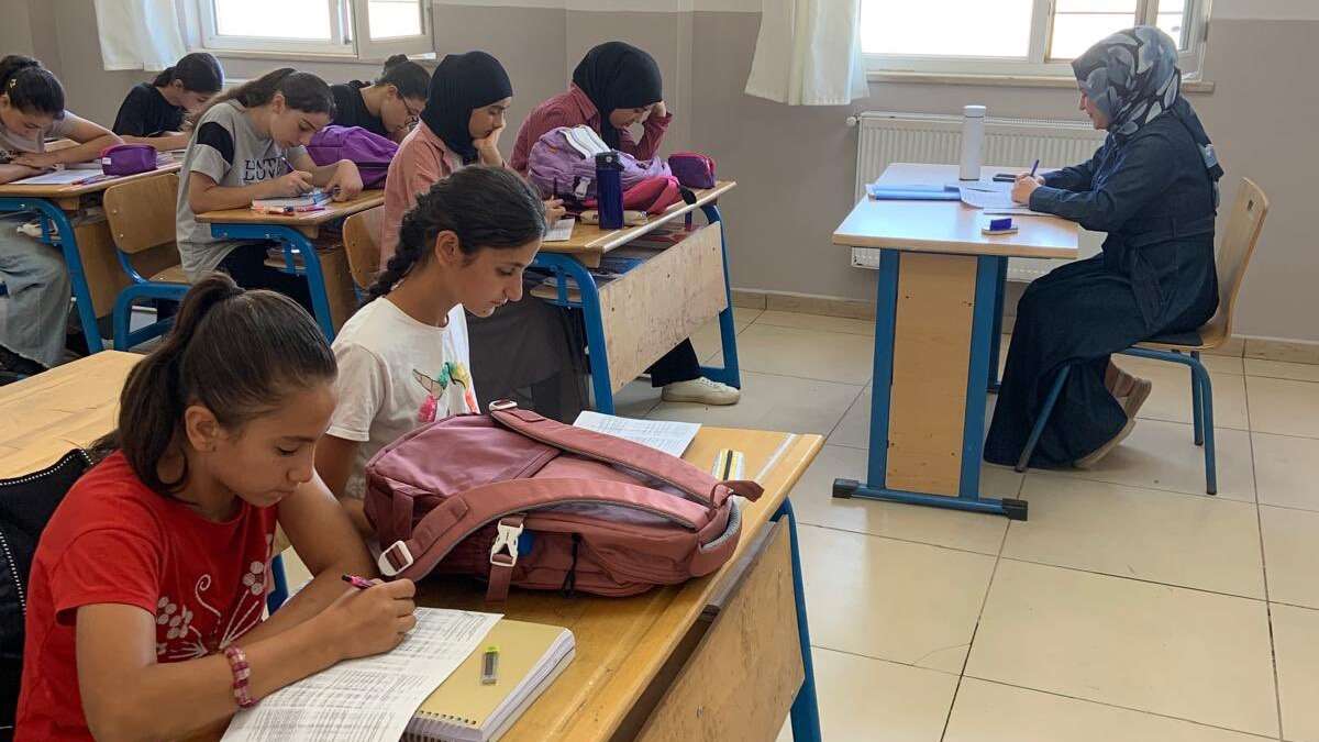 sirnakin-idil-ilcesinde-ogrencilerin-akademik-basarilarini-artirmak-ve-sinavlara-hazirlamak-amaciyla-okullarda-ucretsiz-dyk-kurslari-basladi
