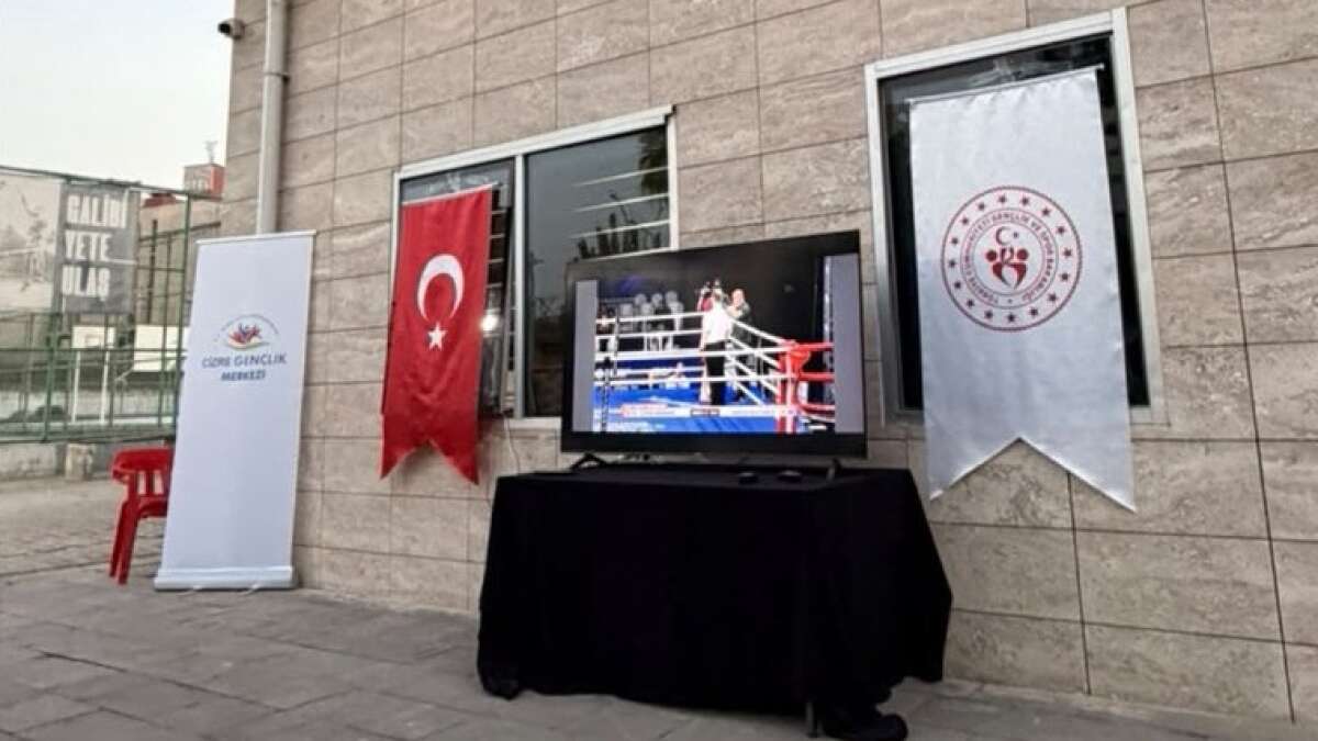 sirnakli-milli-boksor-nurselen-yalgettekin-buyuk-kadinlar-avrupa-boks-sampiyonasinda-belaruslu-rakibini-maglup-ederek-yari-finale-yukseldi