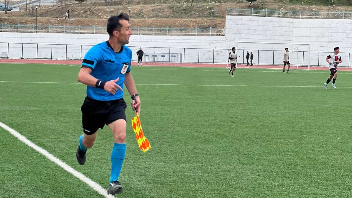 sirnakta-tff-bunyesinde-bolgesel-hakem-olarak-gorev-yapan-osman-sevim-istanbulda-gerceklestirilen-profesyonel-hakemlige-gecis-sinavini-basariyla-tamamlayarak-kariyerinde-onemli-bir-asamayi-geride-birakti
