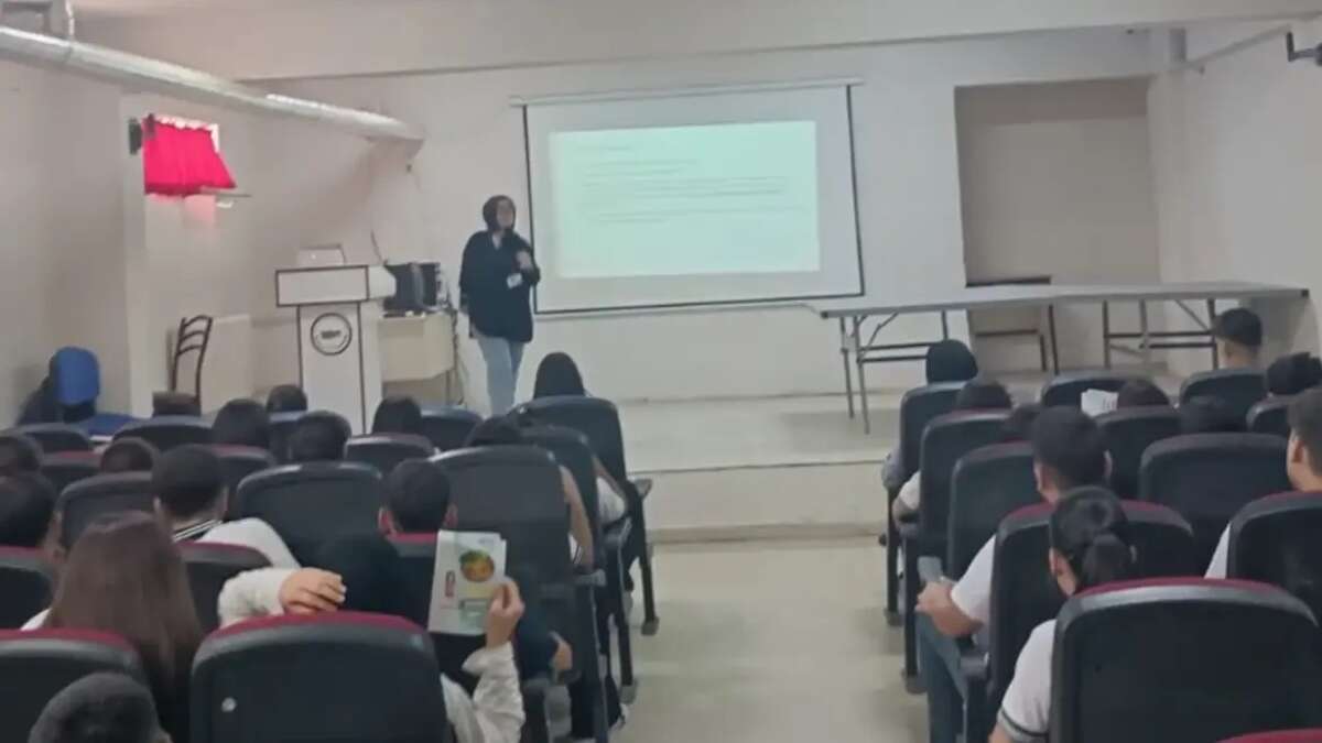 cizre-ilce-saglik-mudurlugu-tarafindan-yurutulen-genc-akademi-projesi-kapsaminda-ataturk-anadolu-lisesi-ogrencileriyle-bir-araya-gelindi