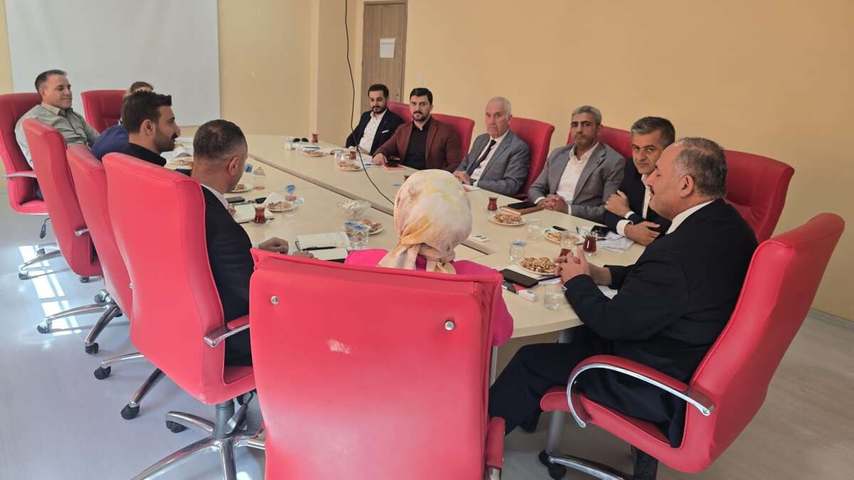 sirnak-aile-ve-sosyal-hizmetler-il-mudurlugu-sosyal-hizmet-calismalarinin-koordinasyonunu-guclendirmek-amaciyla-idilde-toplanti-duzenledi