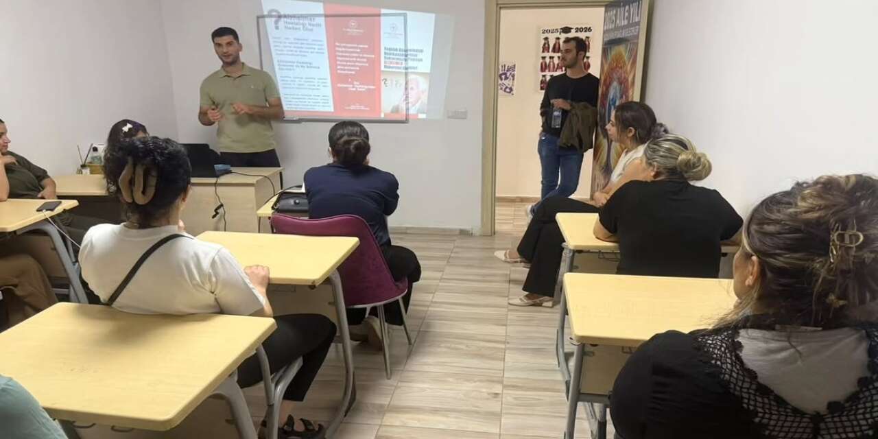uludere-ilce-saglik-mudurlugu-tarafindan-adem-kursiyerlerine-yonelik-alzheimer-hastaligi-konusunda-bilgilendirme-egitimi-gerceklestirildi