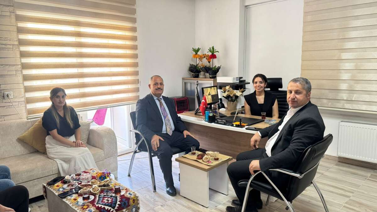 sirnak-aile-ve-sosyal-hizmetler-il-muduru-salih-kaya-saha-ziyaretleri-kapsaminda-uludere-aile-destek-merkezini-ziyaret-etti