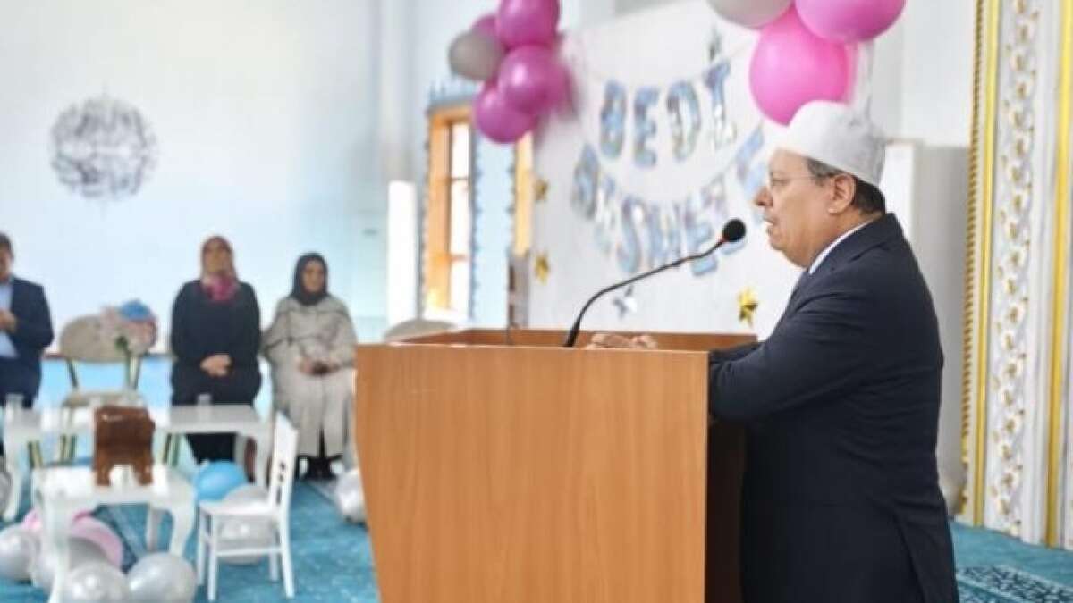 sirnakta-duzenlenen-bed-i-besmele-toreninde-minik-ogrenciler-kuran-i-kerim-ve-din-derslerine-baslamanin-heyecanini-yasadi-programa-il-muftusu-arif-yesiloglu-da-katildi