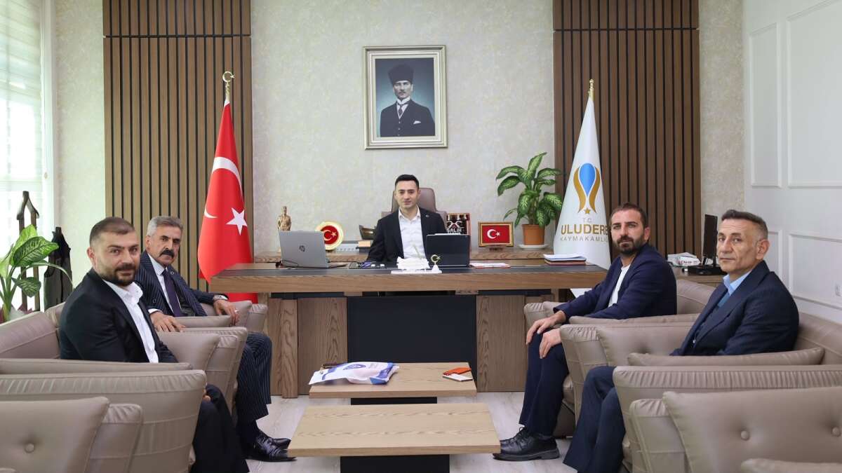 turk-egitim-sen-sirnak-subesi-ve-uludere-ilce-yonetimi-gorevine-yeni-baslayan-uludere-kaymakami-salih-kayayi-makaminda-ziyaret-etti