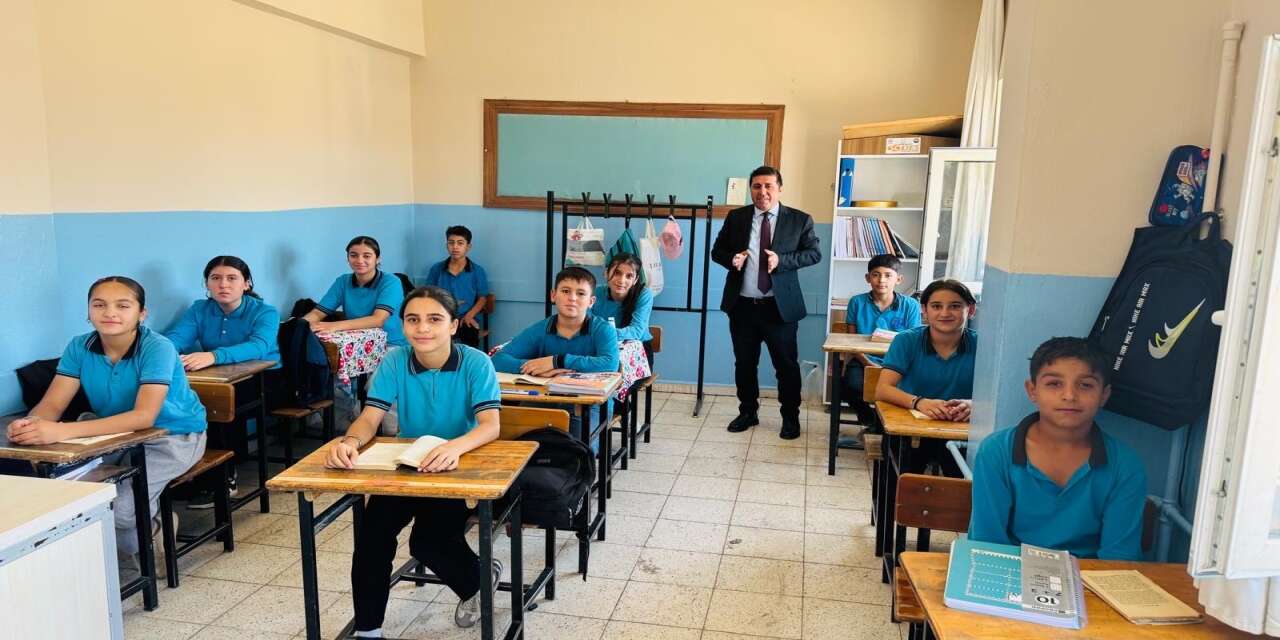 ortaokulunu-ziyaret-ederek-okulda-incelemelerde-bulundu