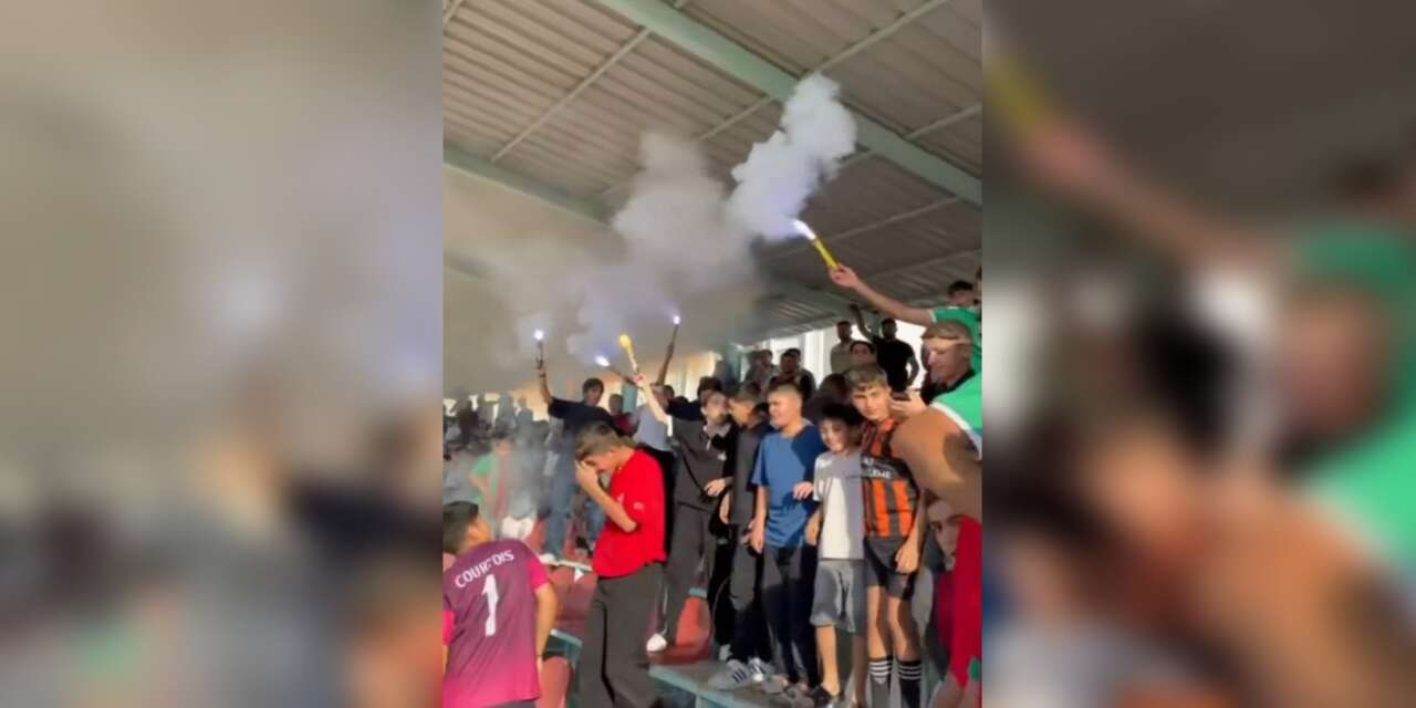 sirnakin-silopi-ilcesinde-kadin-futbol-takiminin-sahadaki-mucadelesine-taraftarlar-tribunden-destek-verdi-silopi-belediyesi-karsilasma-boyunca-takimlarini-yalniz-birakmayan-taraftarlara-tesekkur-etti