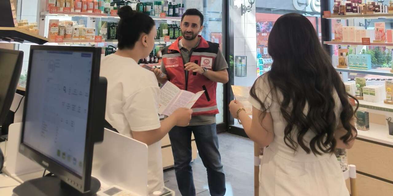 cizrelilere-hayati-bilgilendirme-sonim-standina-vatandaslardan-yogun-ilgi