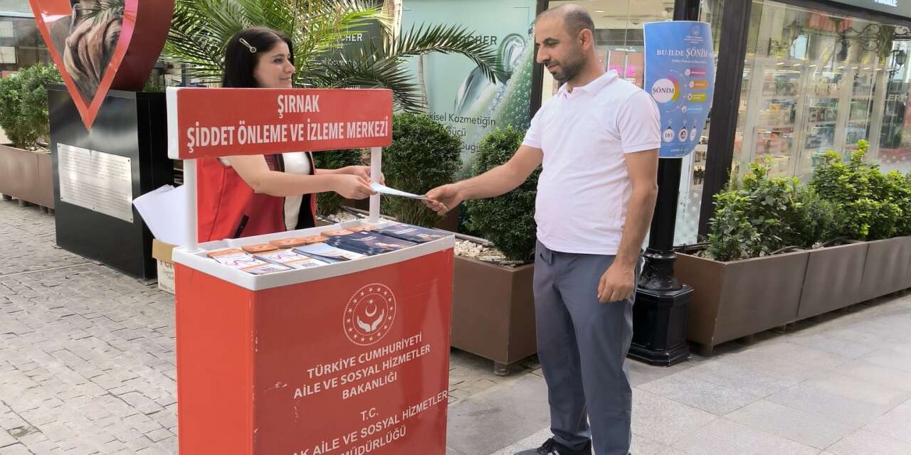 cizrelilere-hayati-bilgilendirme-sonim-standina-vatandaslardan-yogun-ilgi