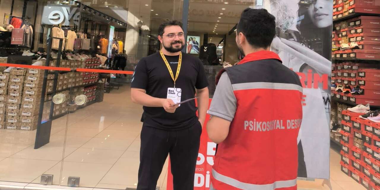 cizrelilere-hayati-bilgilendirme-sonim-standina-vatandaslardan-yogun-ilgi