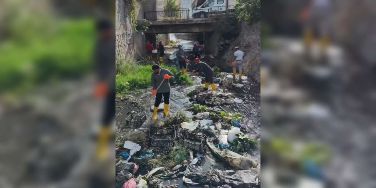 silopi-belediyesi-celal-deresinde-yuruttugu-temizlik-calismalarina-devam-ediyor-calismalarda-85-personel-8-is-makinesi-3-hafriyat-kamyonu-2-traktor-ve-1-vinc-gorev-aliyor