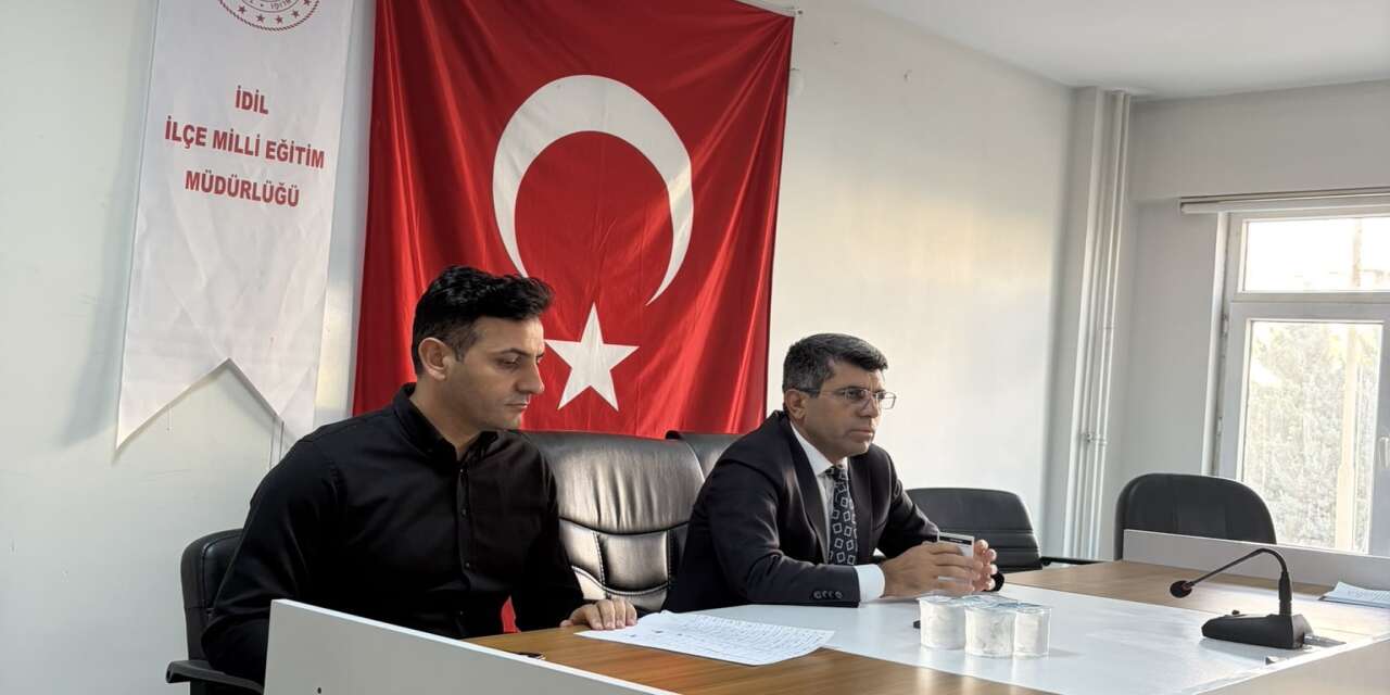 sirnakin-idil-ilcesinde-sanliurfada-gerceklestirilecek-teknofest-oncesi-hazirlik-toplantisi-duzenlendi-ilce-milli-egitim-muduru-mehmet-sirin-arslan-baskanligindaki-toplantiya-okul-mudurleri-katildi