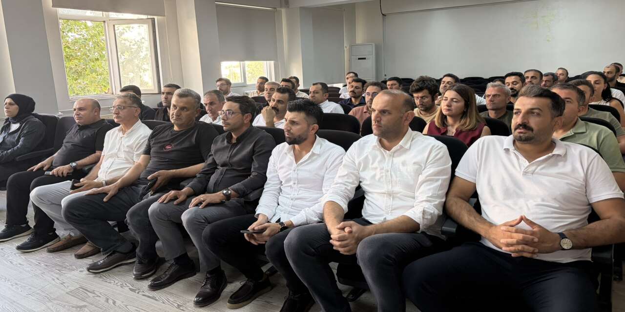 sirnakin-idil-ilcesinde-sanliurfada-gerceklestirilecek-teknofest-oncesi-hazirlik-toplantisi-duzenlendi-ilce-milli-egitim-muduru-mehmet-sirin-arslan-baskanligindaki-toplantiya-okul-mudurleri-katildi