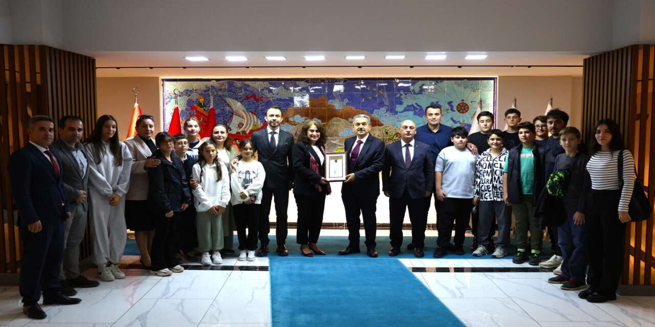 bizim-gok-kubbemiz-projesi-sirnak-valiligi-birol-ekici-beykoz-sirnak-ogrenci-ziyareti-sirnak-haberleri-sirnak-valisi-birol-ekici