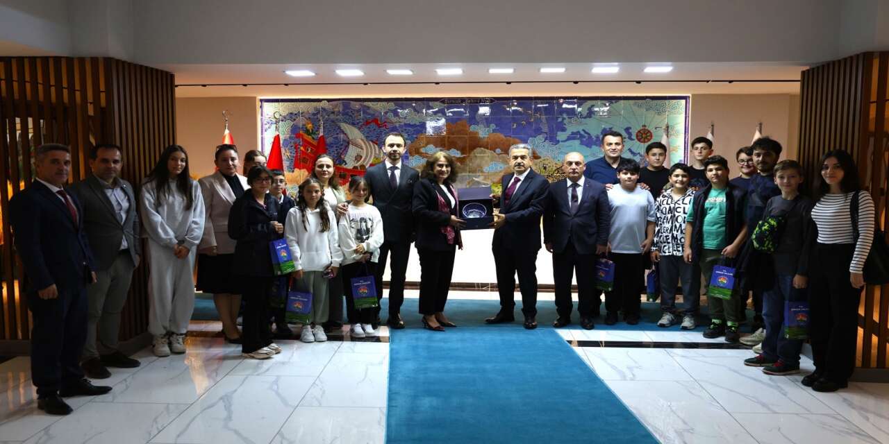 bizim-gok-kubbemiz-projesi-sirnak-valiligi-birol-ekici-beykoz-sirnak-ogrenci-ziyareti-sirnak-haberleri-sirnak-valisi-birol-ekici