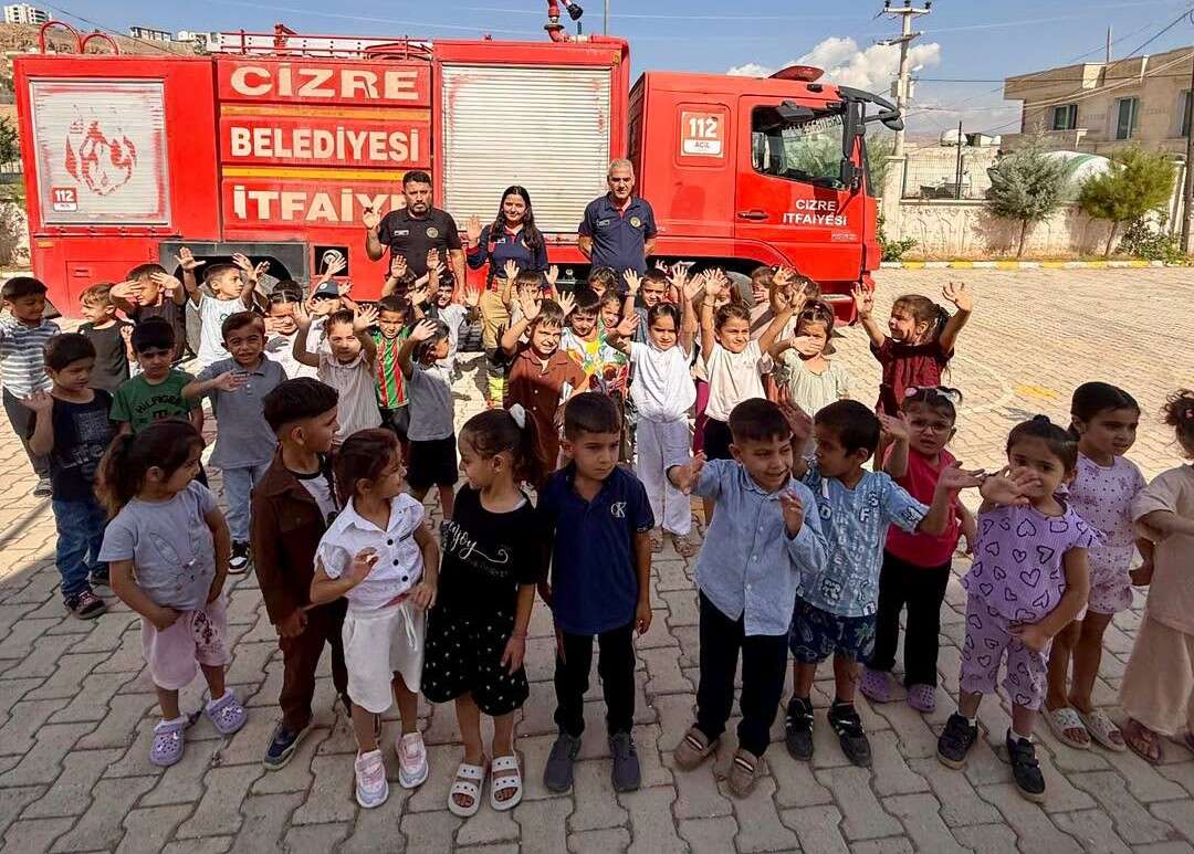 cizreli-itfaiyecilerden-miniklere-yangin-guvenligi-egitimi-2