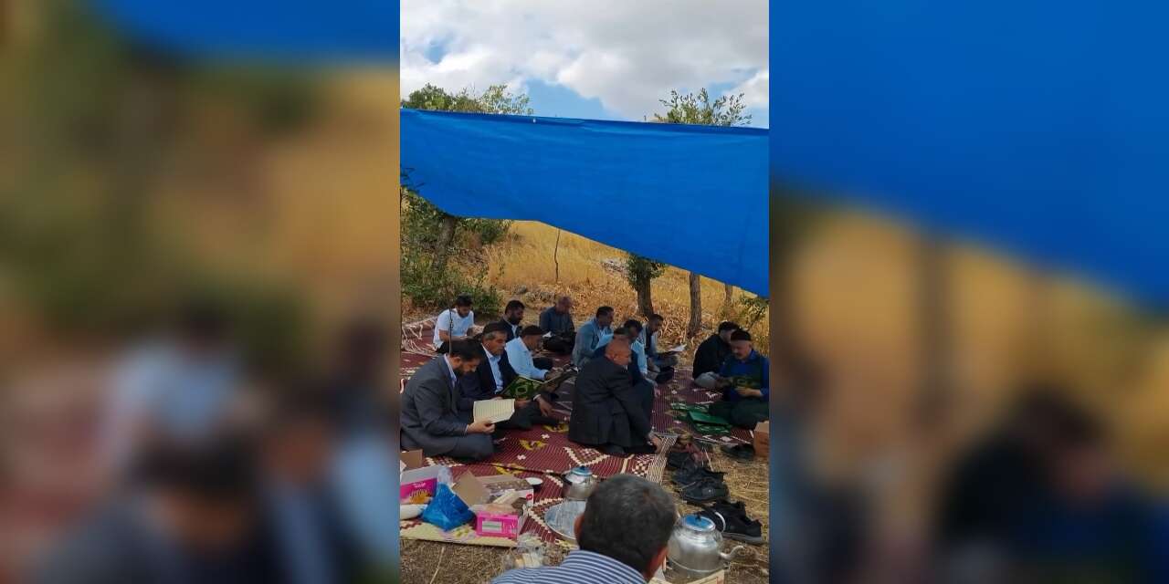 sirnak-balverende-asirlik-gelenek-yasatildi-mezarlik-ziyaretinde-dualar-edilip-y