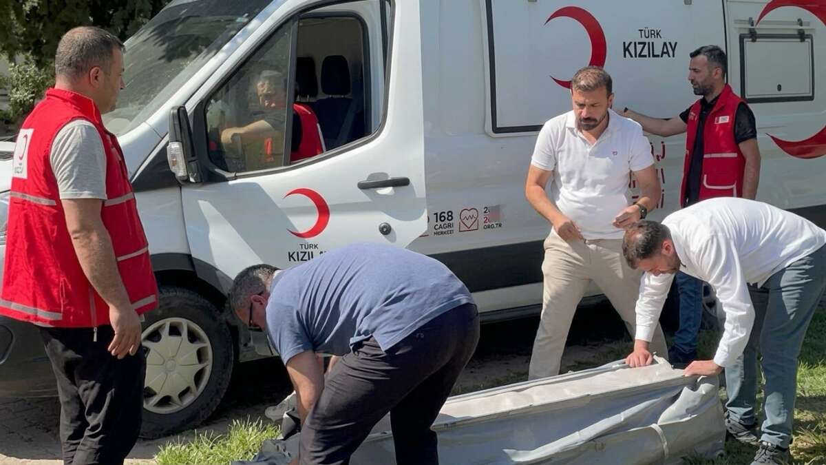 cizrede-kizilay-afet-yonetimine-giris-egitimi-sirnak-hakkari-ve-batman-ekipleri-katildi