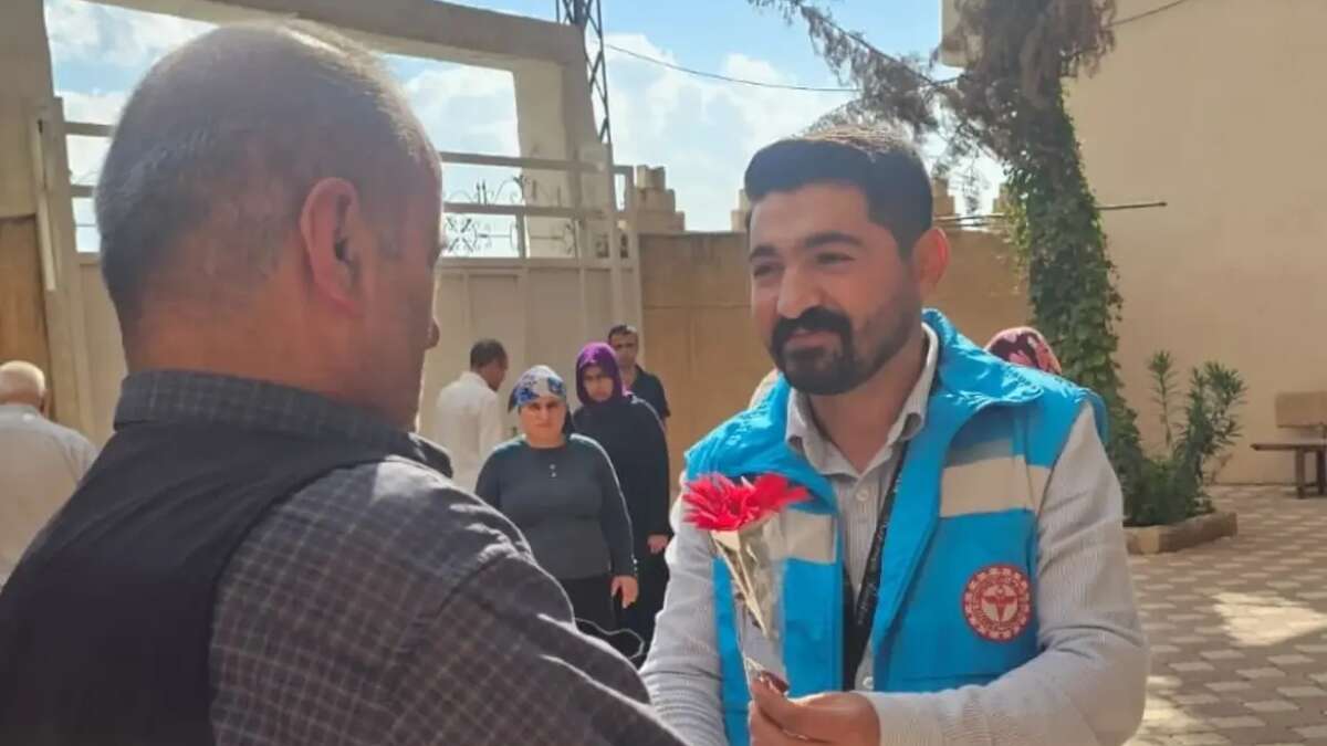 sirnak-il-saglik-mudurlugu-evde-saglik-hizmetleri-ile-buyuklerin-saglik-ihtiyaclarini-karsilamaya-devam-ediyor-hizmet-icin-444-38-33-numarali-hat-arayabilir