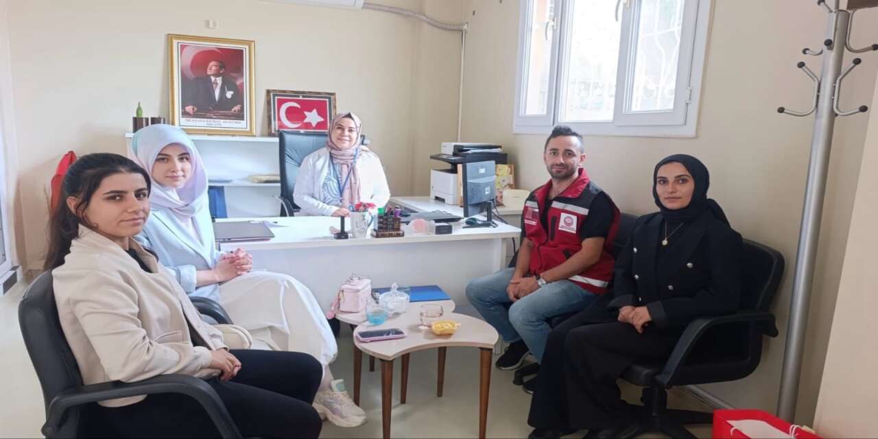 sirnak-aile-ve-sosyal-hizmetler-il-mudurlugune-bagli-sonim-kasrik-adem-kursiyerleri-ve-calisanlarina-kadina-yonelik-siddetle-mucadele-farkindalik-egitimi-verdi