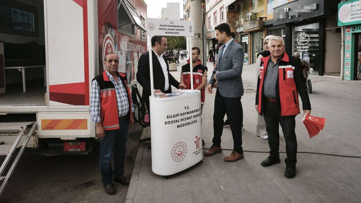 yerinde-sosyal-hizmet-programi-silopide-mobil-arac-ilce-halkiyla-bulustu