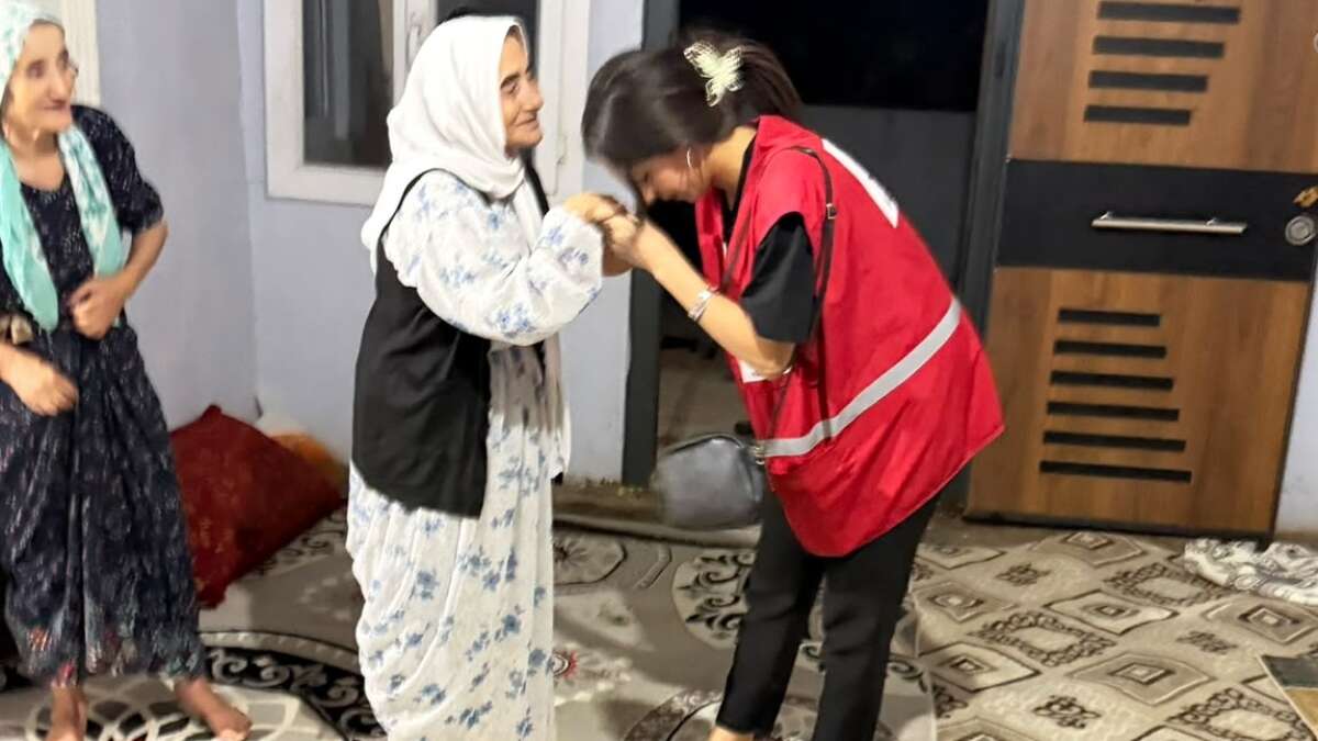 silopide-kizilay-ekipleri-basak-mahallesinde-yasayan-ihtiyac-sahibi-iki-kardese-gida-giyim-ve-ev-esyasi-yardiminda-bulundu