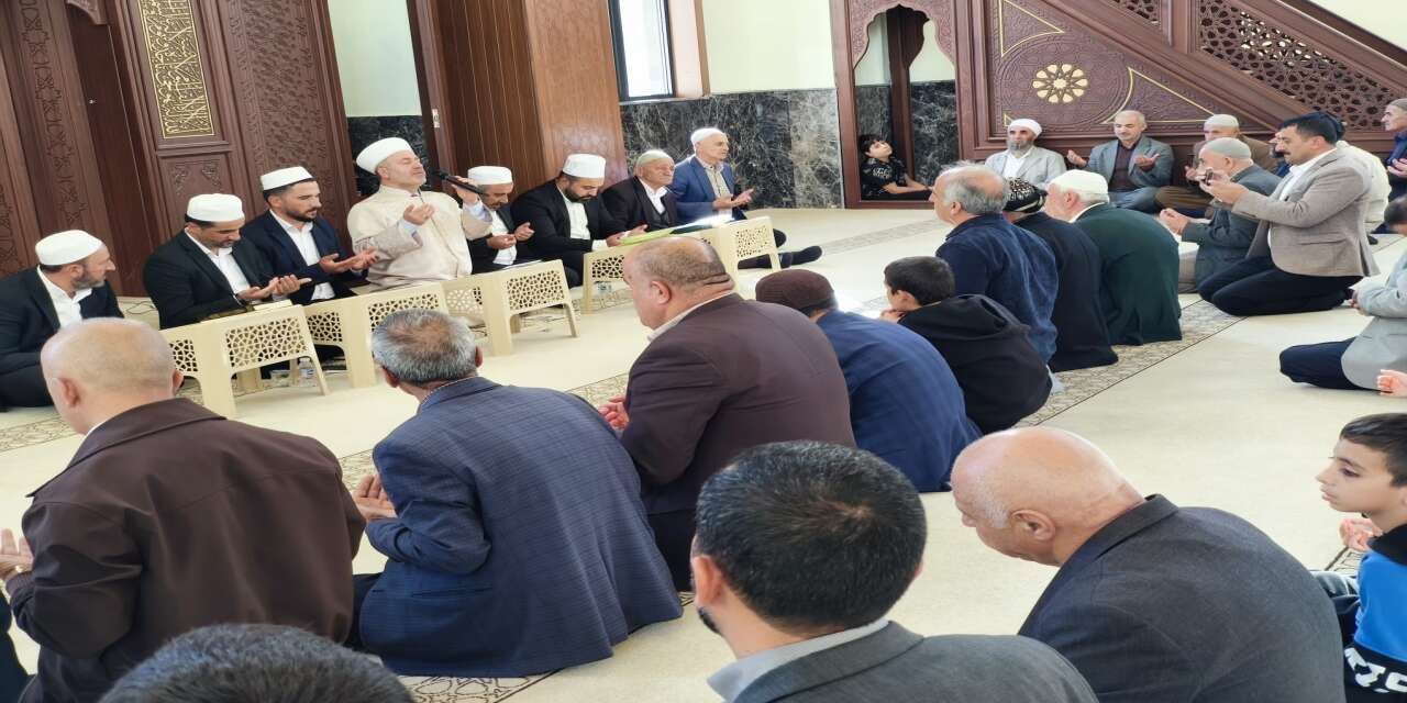 hakkari-haci-sait-camiinde-camiler-ve-din-gorevlileri-haftasi-munasebetiyle-duzenlenen-hatim-ve-mevlit-programindan-kareler