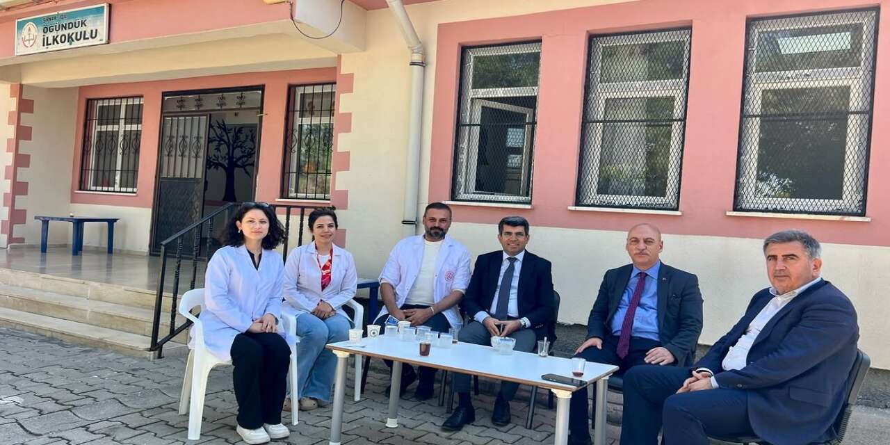 sirnak-il-milli-egitim-muduru-hakan-ciritin-idil-ogunduk-ilkokulu-ziyareti-esnasinda-ogretmen-ve-ogrencilerle-gerceklestirdigi-bulusmadan-bir-kare