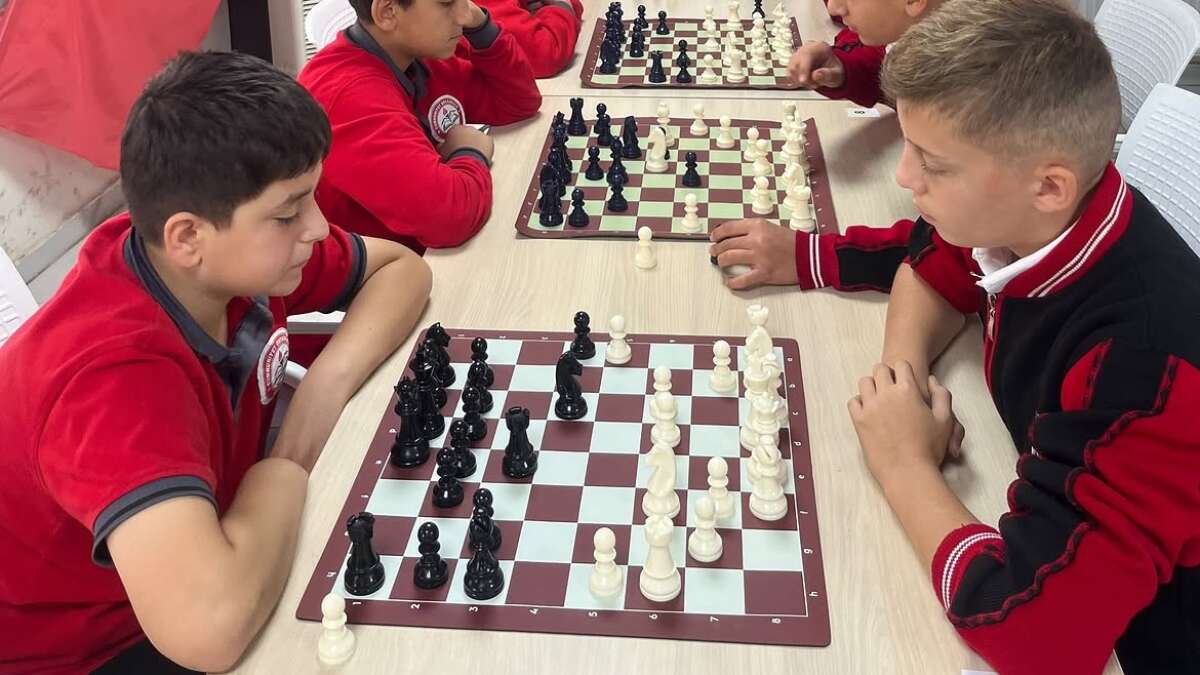 uludere-kaymakamliginca-amator-spor-haftasi-kapsaminda-uludere-genclik-merkezinde-duzenlenen-satranc-turnuvasinda-sampiyon-nurullah-tung-oldu