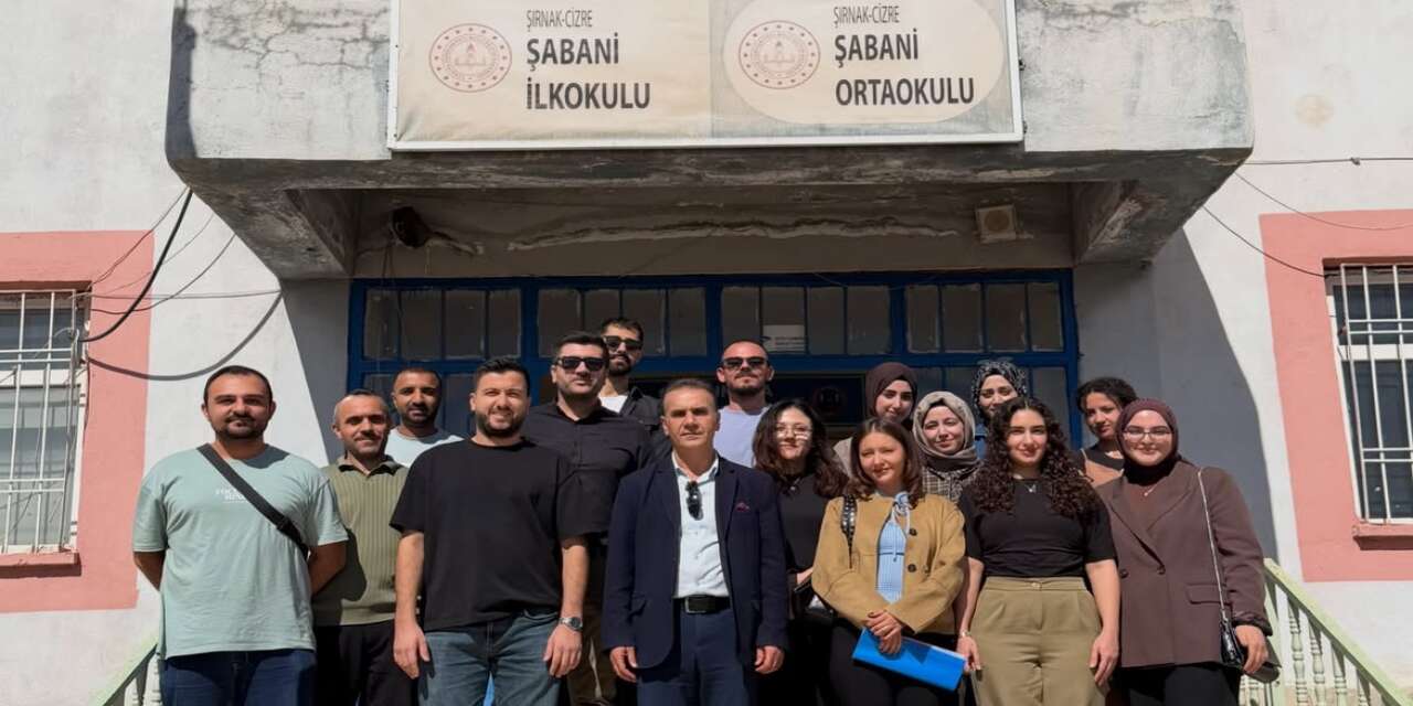 cizre-rehberlik-ve-arastirma-merkezi-tarafindan-sabani-ilkokulu-ve-ortaokulu-onunde-toplu-fotograf