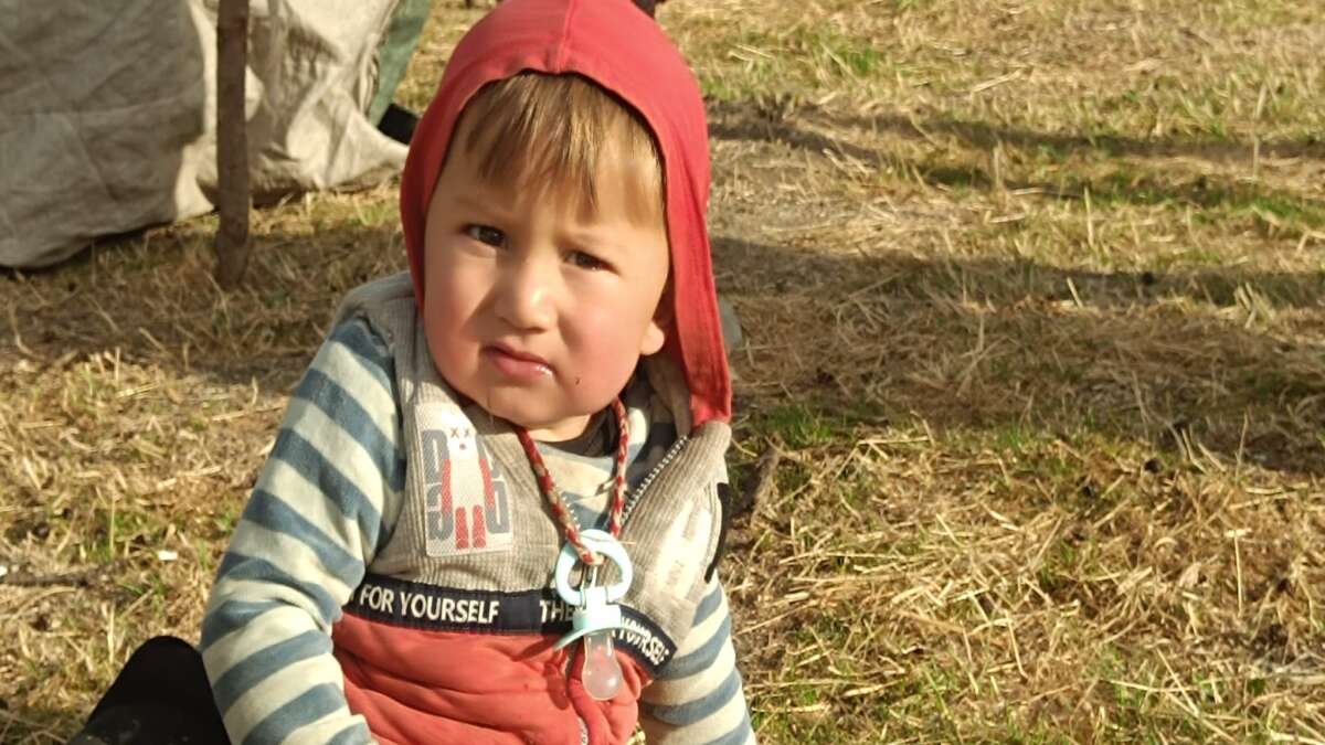 sirnakin-yuksek-rakimli-yaylalarinda-6-aylik-sezonu-tamamlayan-gocerlerin-idildeki-kislaklarina-yonelik-donus-hazirliklarindan-bir-kare