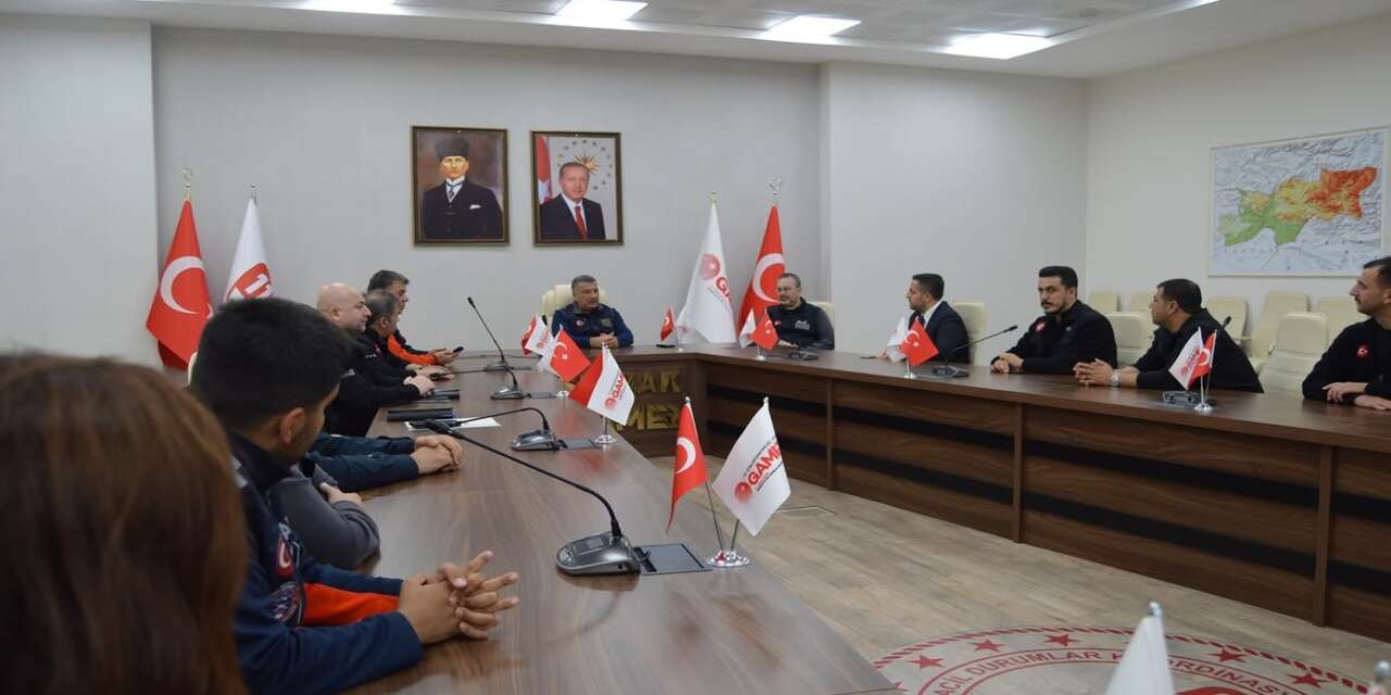 afad-deprem-ve-risk-azaltma-genel-muduru-prof-dr-orhan-tatar-ile-afad-deprem-dairesi-baskani-prof-dr-aykut-aygun-sirnak-afad-il-mudurlugu-ve-112-acil-cagri-merkezi-mudurlugunu-ziyaret-ederek-yurutulen-calismalar-hakkinda-bilgi-aldi