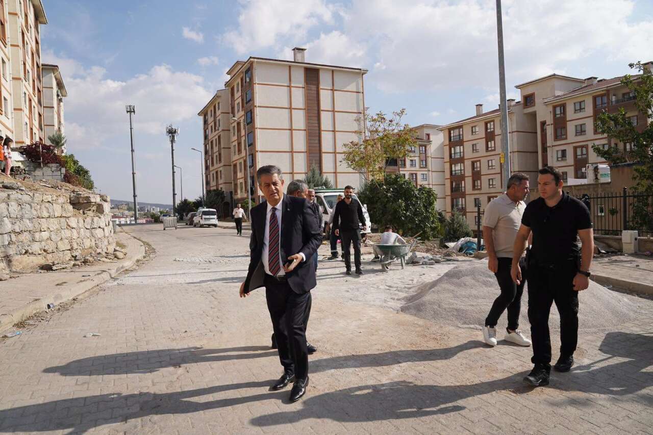 baskan-yarka-sahaya-indi-altyapi-ve-yol-calismalarini-inceledi