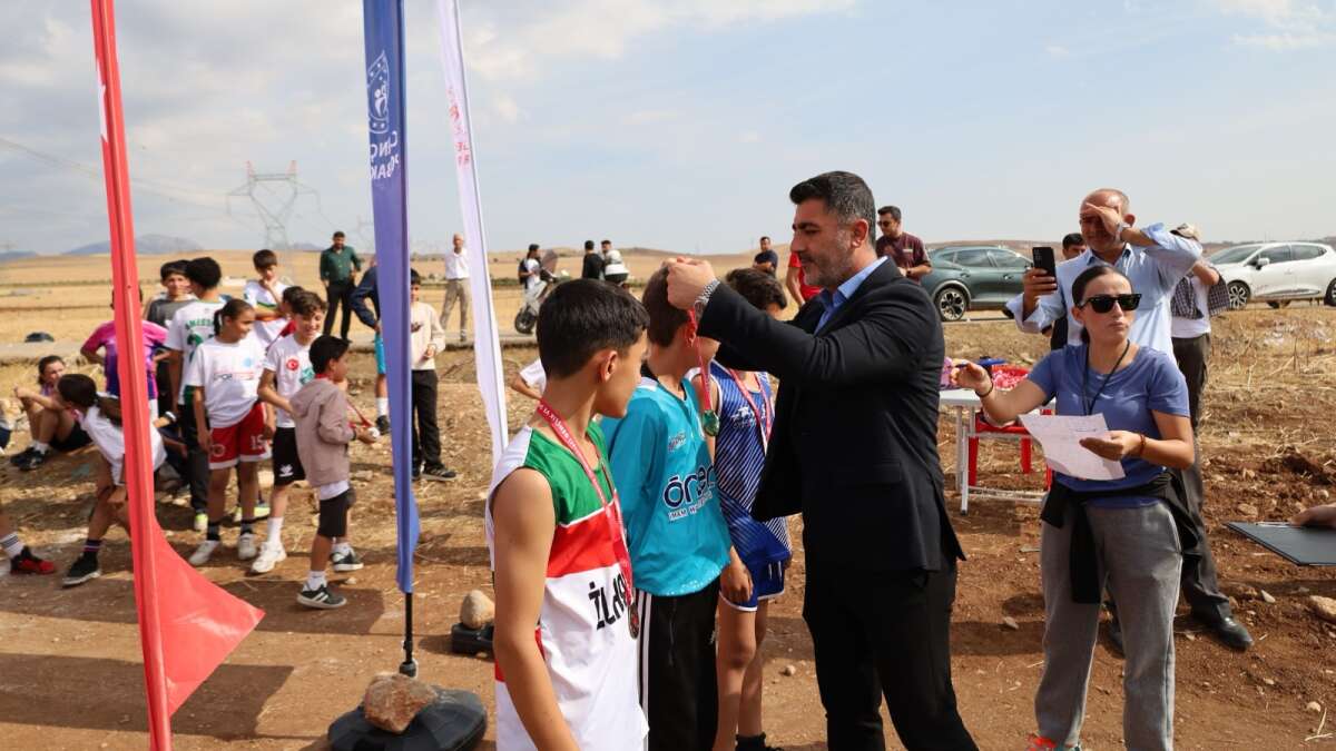silopi-ilcesinde-duzenlenen-yukselen-yildizlar-kros-ligi-il-secmesine-farkli-yas-kategorilerinden-sporcular-katildi