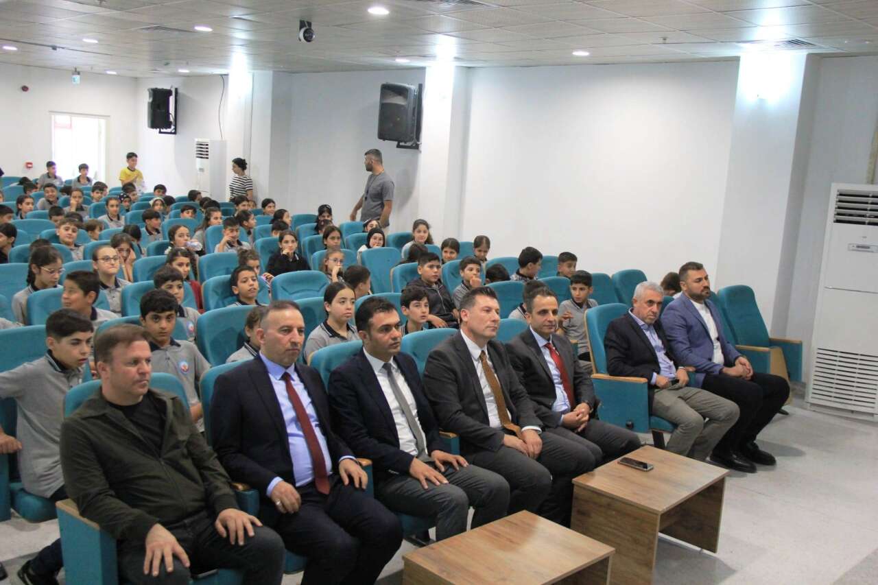 cizrede-imam-hatip-okullarinin-yeniden-acilisinin-75-yili-coskuyla-kutlandi-5
