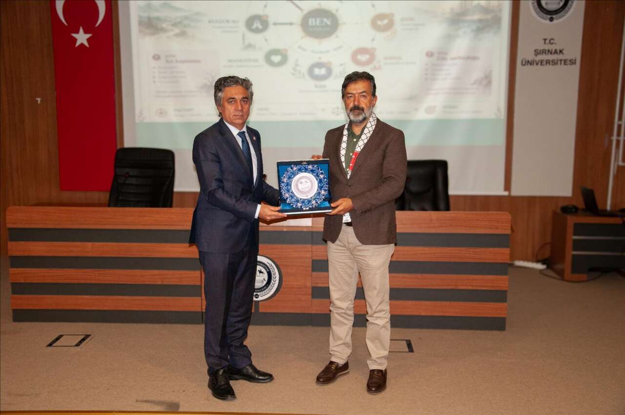 sirnak-universitesinde-tarih-toplum-ve-gelecek-bulusmasi6